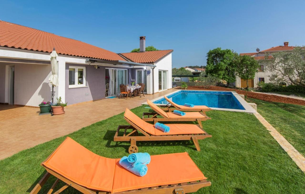 Modern Villa Di Rovigno With Pool, Hot Tub And Sea View Rovinjsko Selo Exterior foto