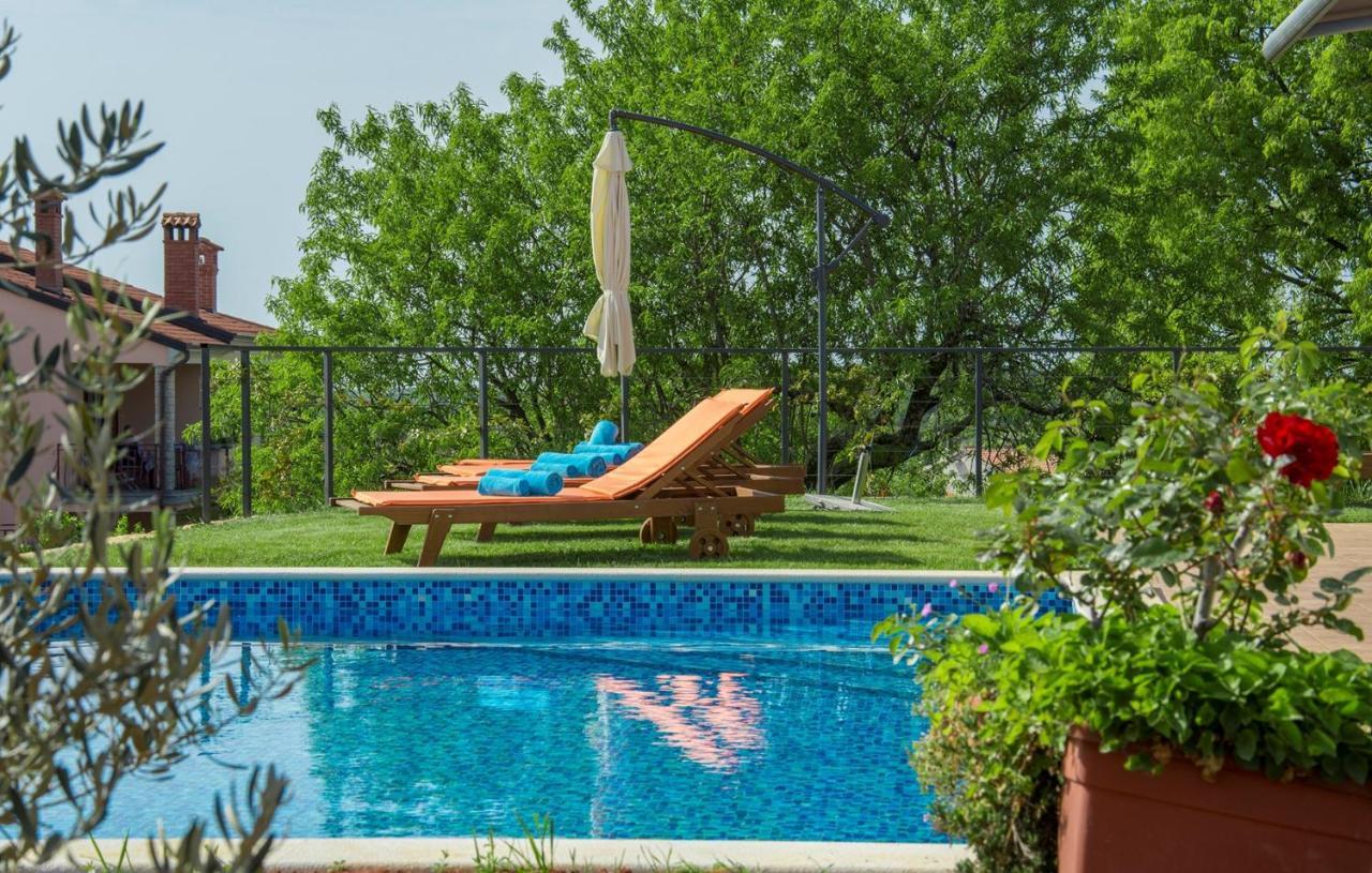 Modern Villa Di Rovigno With Pool, Hot Tub And Sea View Rovinjsko Selo Exterior foto